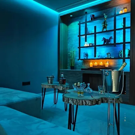 Pentlux - Penthouse In The Heart Of