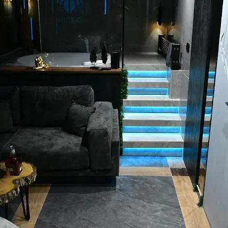 Pentlux - Penthouse In The Heart Of