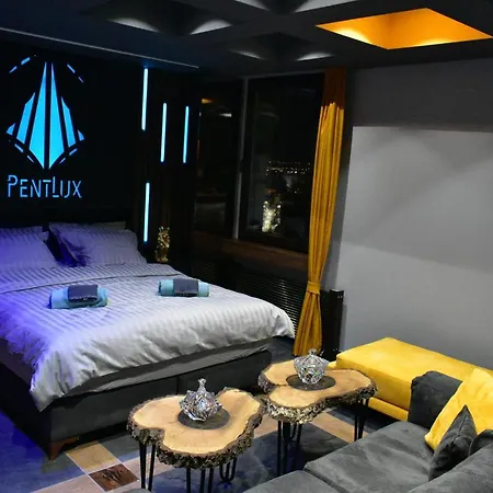 Pentlux - Penthouse In The Heart Of