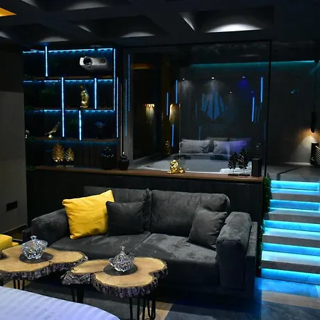 Pentlux - Penthouse In The Heart Of 斯科普里