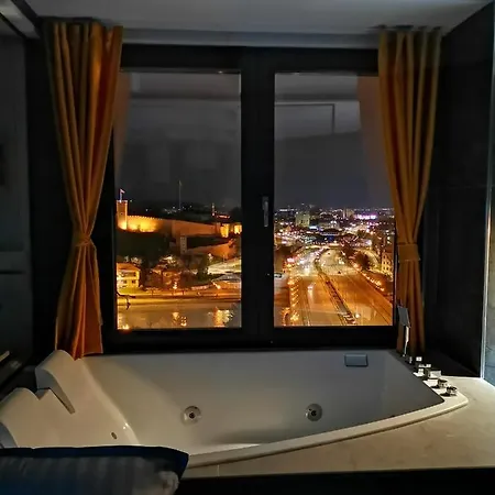 Pentlux - Penthouse In The Heart Of *