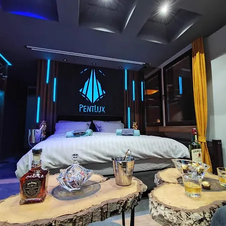 Pentlux - Penthouse In The Heart Of