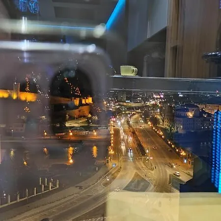 Pentlux - Penthouse In The Heart Of