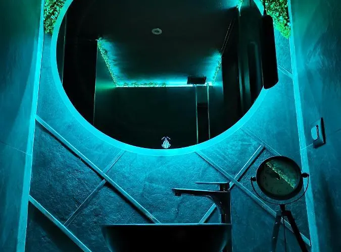 Pentlux - Penthouse In The Heart Of