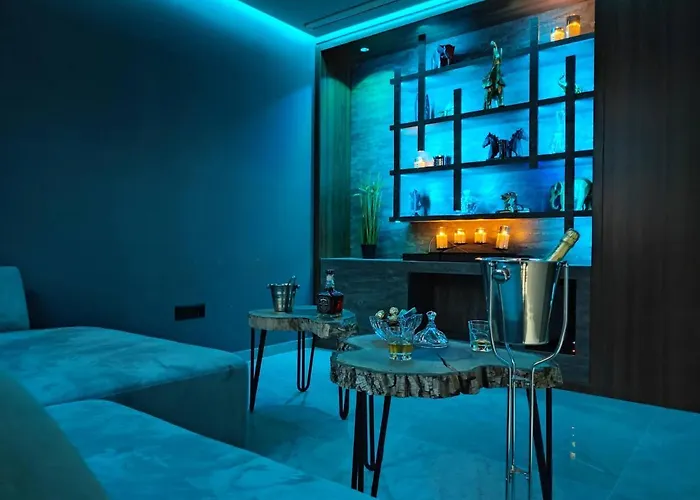 Pentlux - Penthouse In The Heart Of