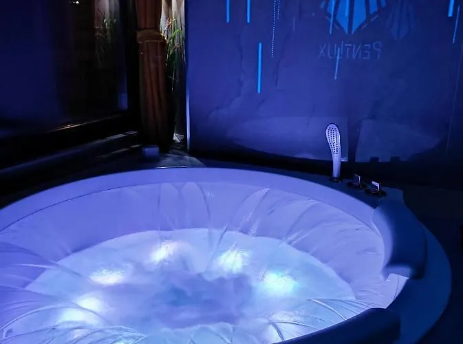 Pentlux - Penthouse In The Heart Of