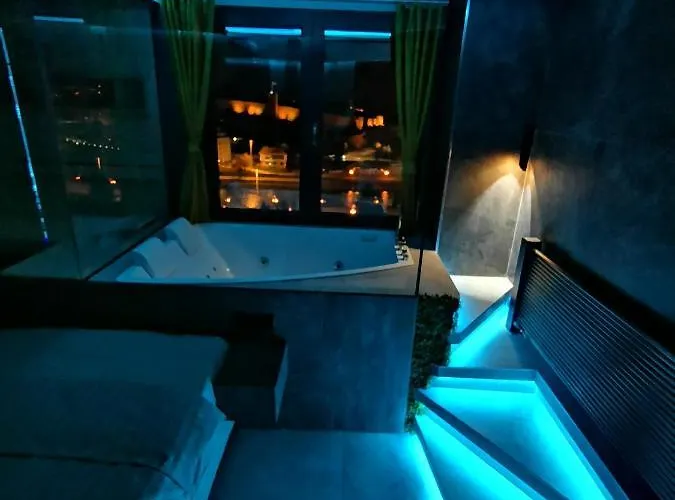 Pentlux - Penthouse In The Heart Of *