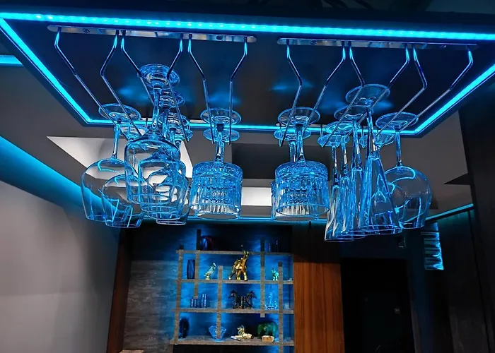 Pentlux - Penthouse In The Heart Of