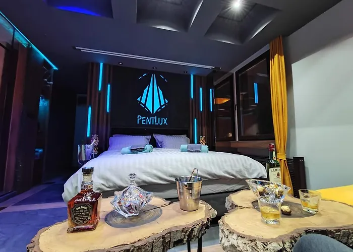 Pentlux - Penthouse In The Heart Of